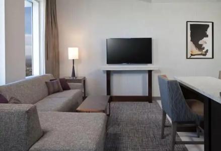 H Los Angeles, Curio Collection by Hilton - 101