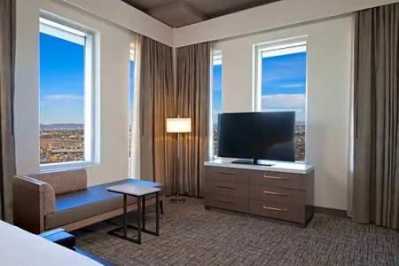 H Los Angeles, Curio Collection by Hilton - 97