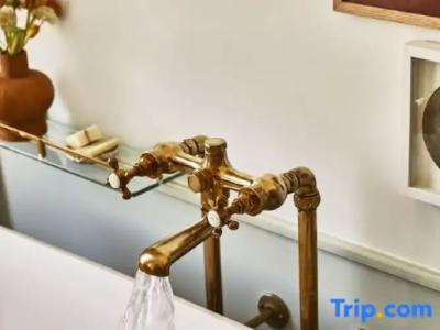 Per La, Autograph Collection - 69