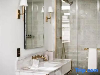 Per La, Autograph Collection - 86