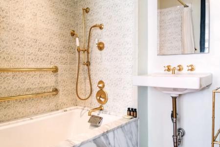 Per La, Autograph Collection - 132