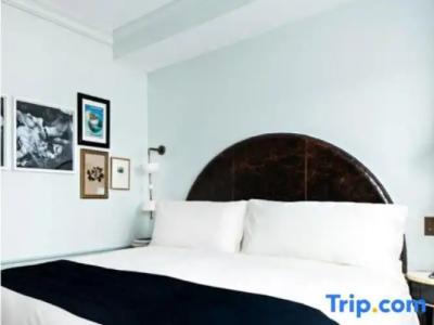 Per La, Autograph Collection - 65