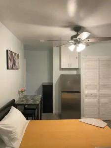 LA Royal Viking Apartments - 21