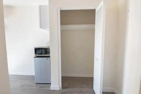 LA Royal Viking Apartments - 36