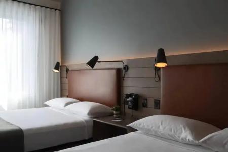 Moxy NYC Downtown - 3