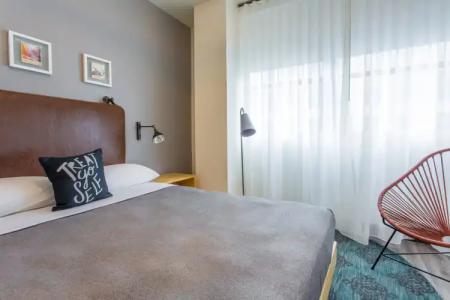 Moxy San Diego Downtown/Gaslamp Quarter - 4