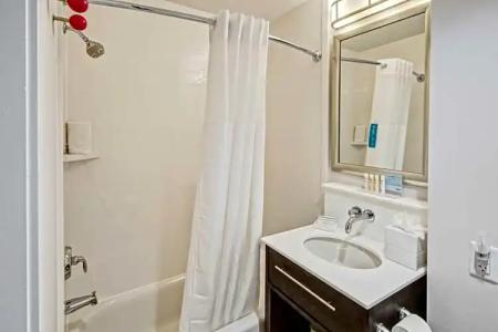 Hampton Inn Miami Beach - Mid Beach - 61