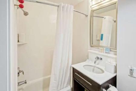 Hampton Inn Miami Beach - Mid Beach - 8
