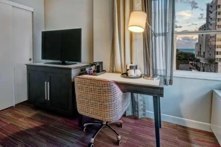 Hampton Inn Miami Beach - Mid Beach - 7
