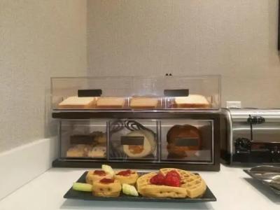 Hampton Inn Miami Beach - Mid Beach - 13