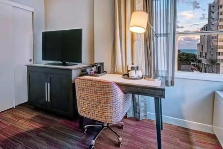 Hampton Inn Miami Beach - Mid Beach - 35