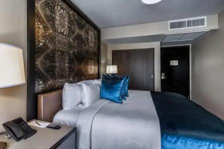 Venezia by at Mine Hospitality - 1