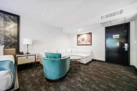 Venezia by at Mine Hospitality - 30