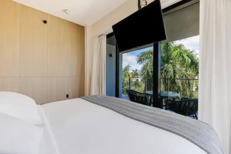 Urbanica The Euclid - 38