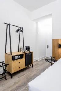 Urbanica The Euclid - 10