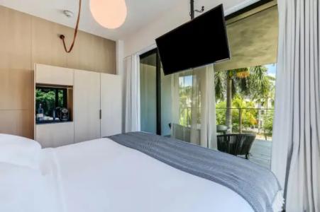 Urbanica The Euclid - 36