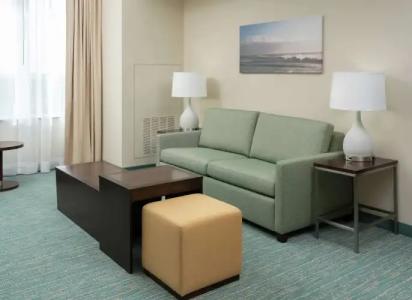 DoubleTree by Hilton Miami - 2