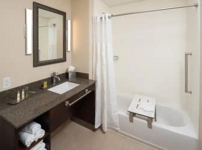 DoubleTree by Hilton Miami - 9