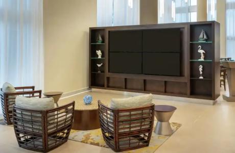 DoubleTree by Hilton Miami - 4