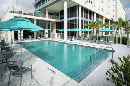 DoubleTree by Hilton Miami - 10