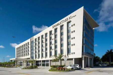DoubleTree by Hilton Miami - 20