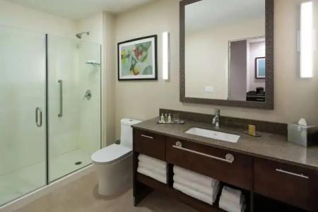 DoubleTree by Hilton Miami - 22