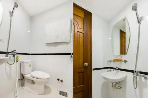 Green Garden Residence by OYO Rooms - 18