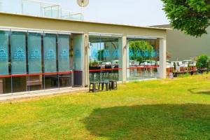 PARADISE RESORT OZDERE, Oezdere