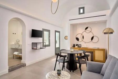 Alleys All-Suite & Spa - 215