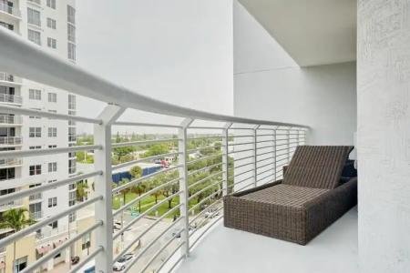 The Circ Hollywood, Sonder - 22