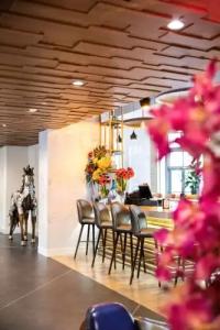 The Circ Hollywood, Sonder - 31