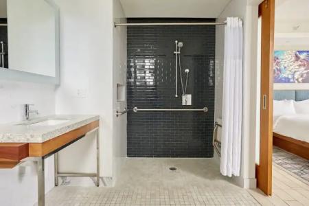 The Circ Hollywood, Sonder - 9