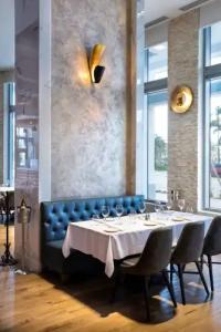 The Circ Hollywood, Sonder - 30