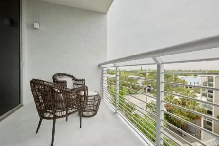 The Circ Hollywood, Sonder - 23