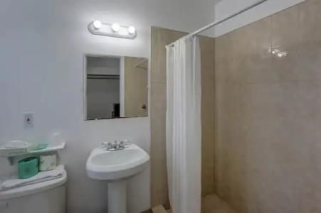 Green Seas Motel - 42