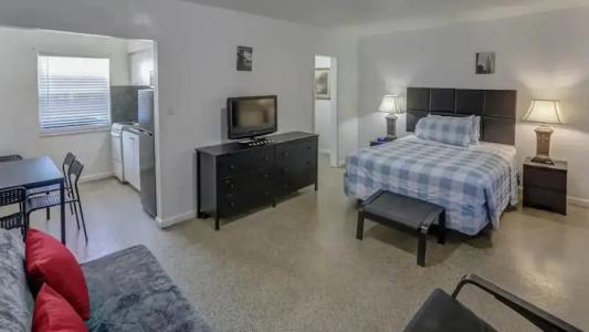 Green Seas Motel - 101