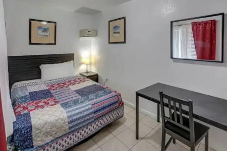 Green Seas Motel - 13