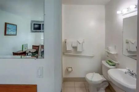 Green Seas Motel - 83