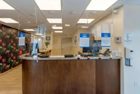 Downtown Hollywood Gardens Inn & Suites - 27