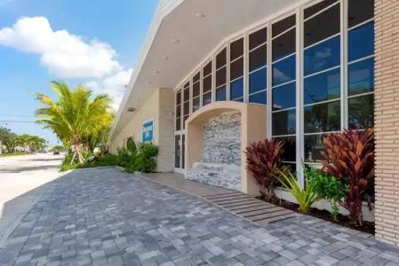 Downtown Hollywood Gardens Inn & Suites - 38