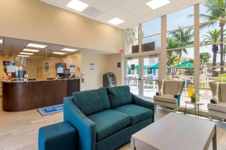 Downtown Hollywood Gardens Inn & Suites - 1