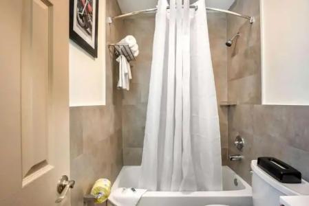 Downtown Hollywood Gardens Inn & Suites - 19