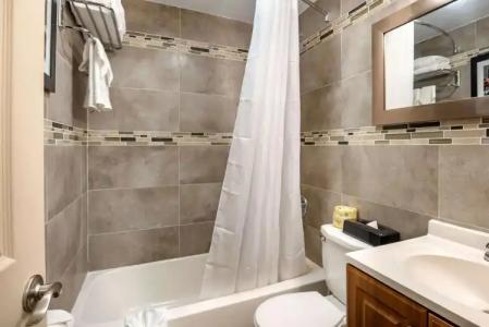 Downtown Hollywood Gardens Inn & Suites - 20