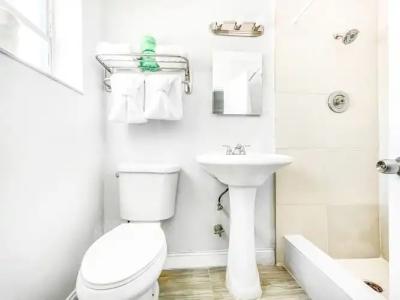 Hollywood Beach Blue Wave - 23