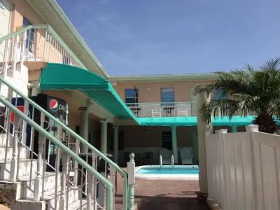 Hollywood Beach Blue Wave - 10