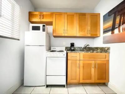 Hollywood Beach Blue Wave - 21