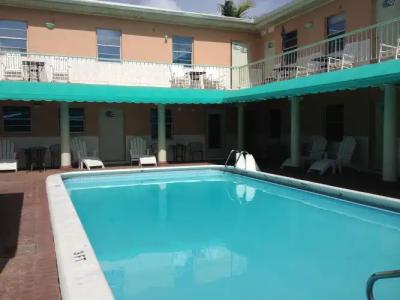 Hollywood Beach Blue Wave - 9