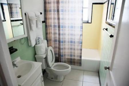 Hollywood Beach Blue Wave - 7