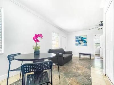 Hollywood Beach Blue Wave - 32