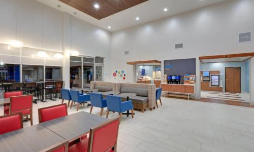 Holiday Inn Express & Suites DALLAS NW HWY - LOVE FIELD by IHG - 25